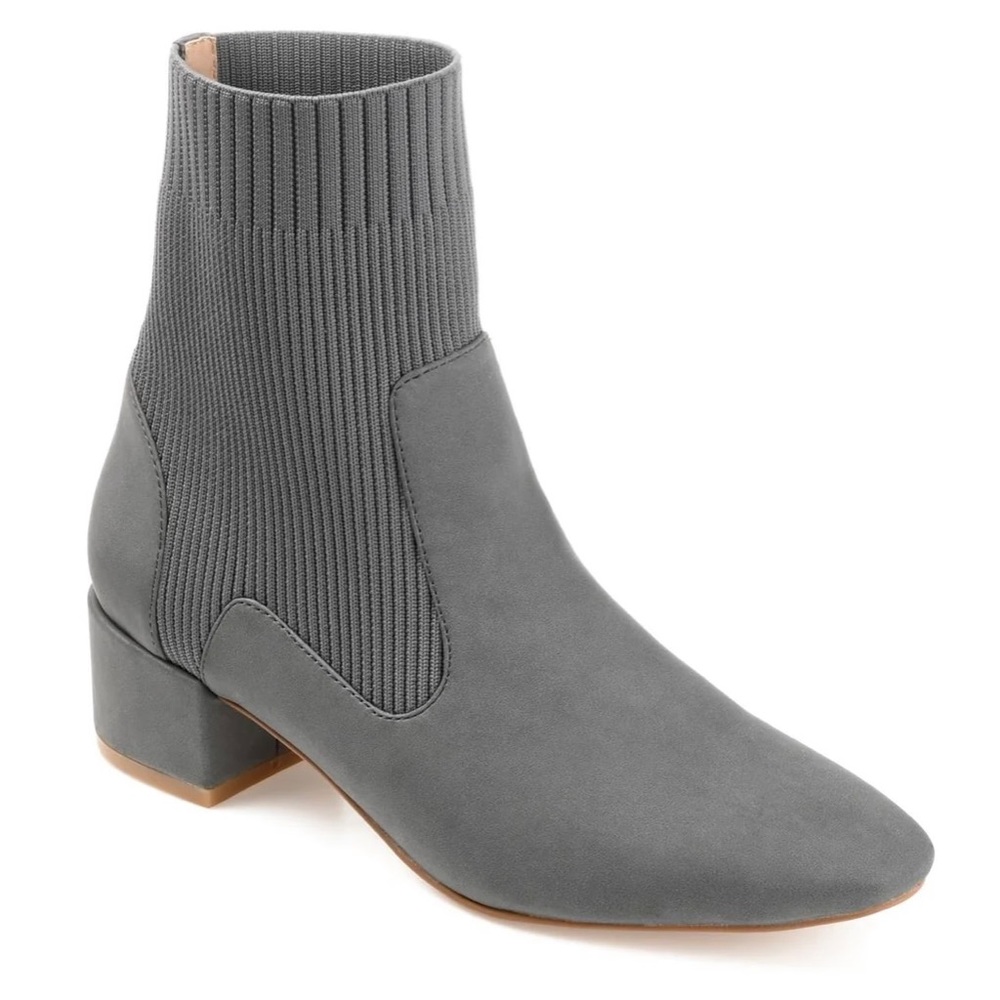 NWOB Journee Collection Women's Madie Booties Gray Sz 7.5 Tru Comfort Foam Knit